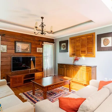 Very Special 6 Bdr Great For Family Reunions Вилла *