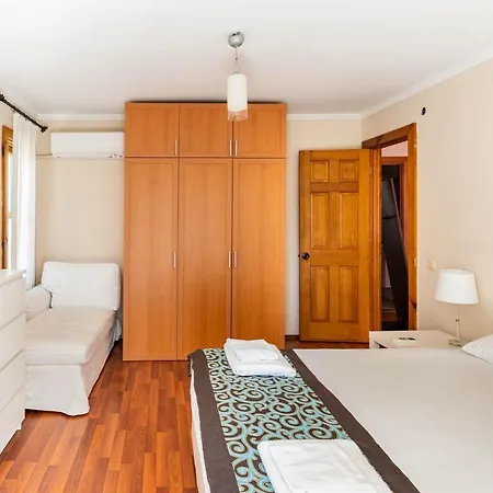 Very Special 6 Bdr Great For Family Reunions Вилла