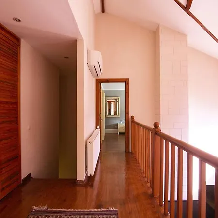 Very Special 6 Bdr Great For Family Reunions Вилла *