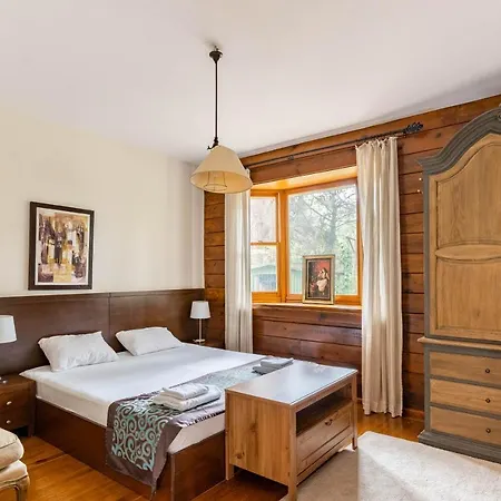 Very Special 6 Bdr Great For Family Reunions *