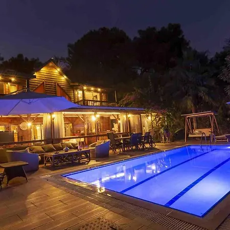 Very Special 6 Bdr Great For Family Reunions *
