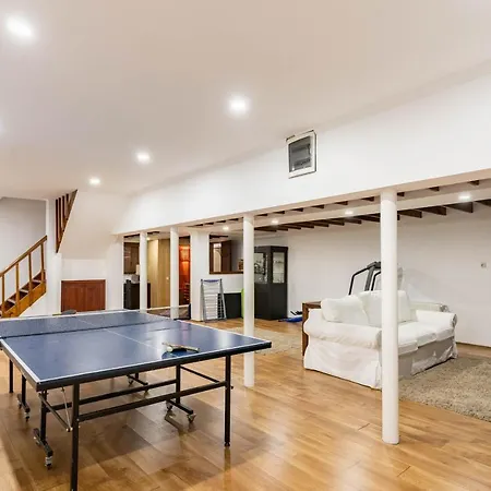 Very Special 6 Bdr Great For Family Reunions Villa