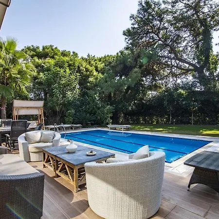 Very Special 6 Bdr Great For Family Reunions *
