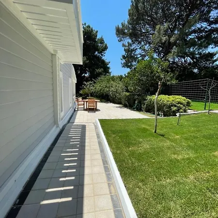 Very Special 6 Bdr Great For Family Reunions *